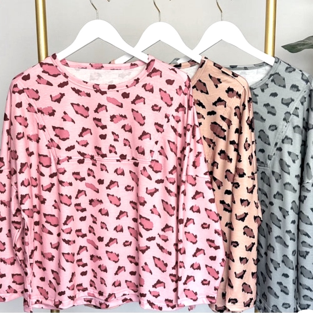 💥🔥lot of 3 Women’s  XL  Animal Print tops. Nice French Terry type material. NWOT